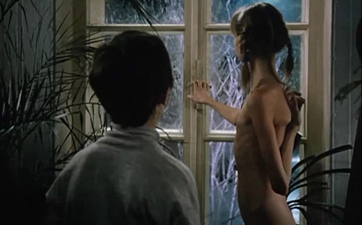 Nudist scenes in movies #216