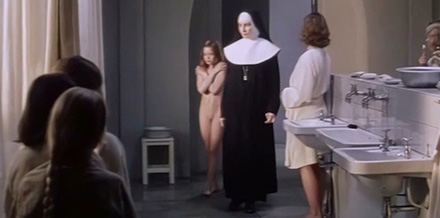 Nudist scenes in movies #355