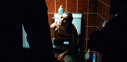 Tamar van Waning toilet pissing scene (PWSM0118)