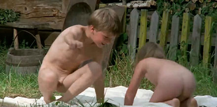 Nudist scenes in movies #376